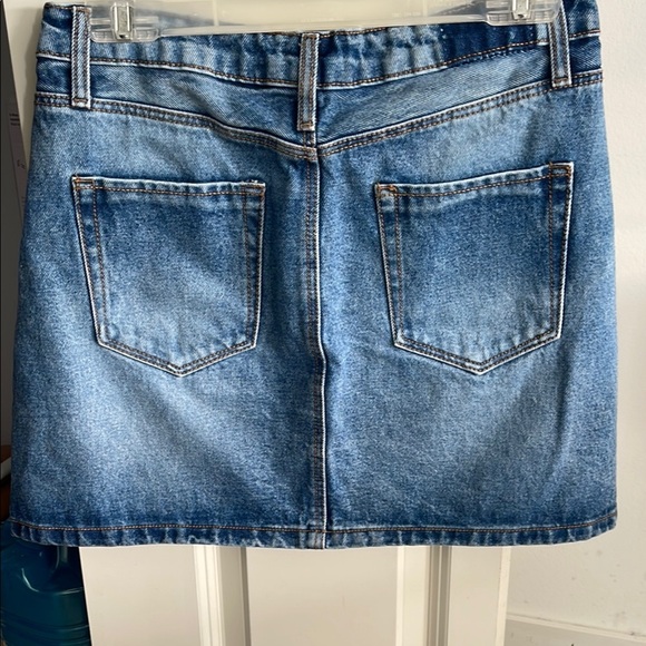 Stylish Blue Denim Skirt - Picture 2 of 4